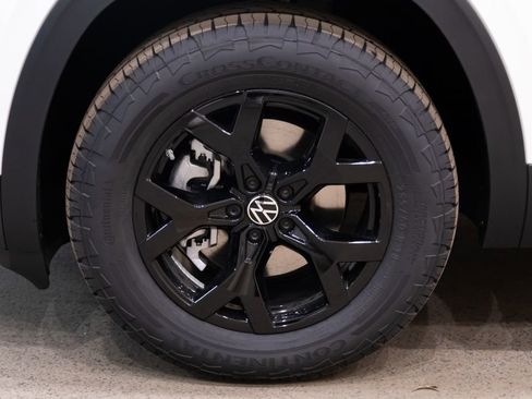 New 2026 Volkswagen Atlas Peak Edition AWD/4WD image 7