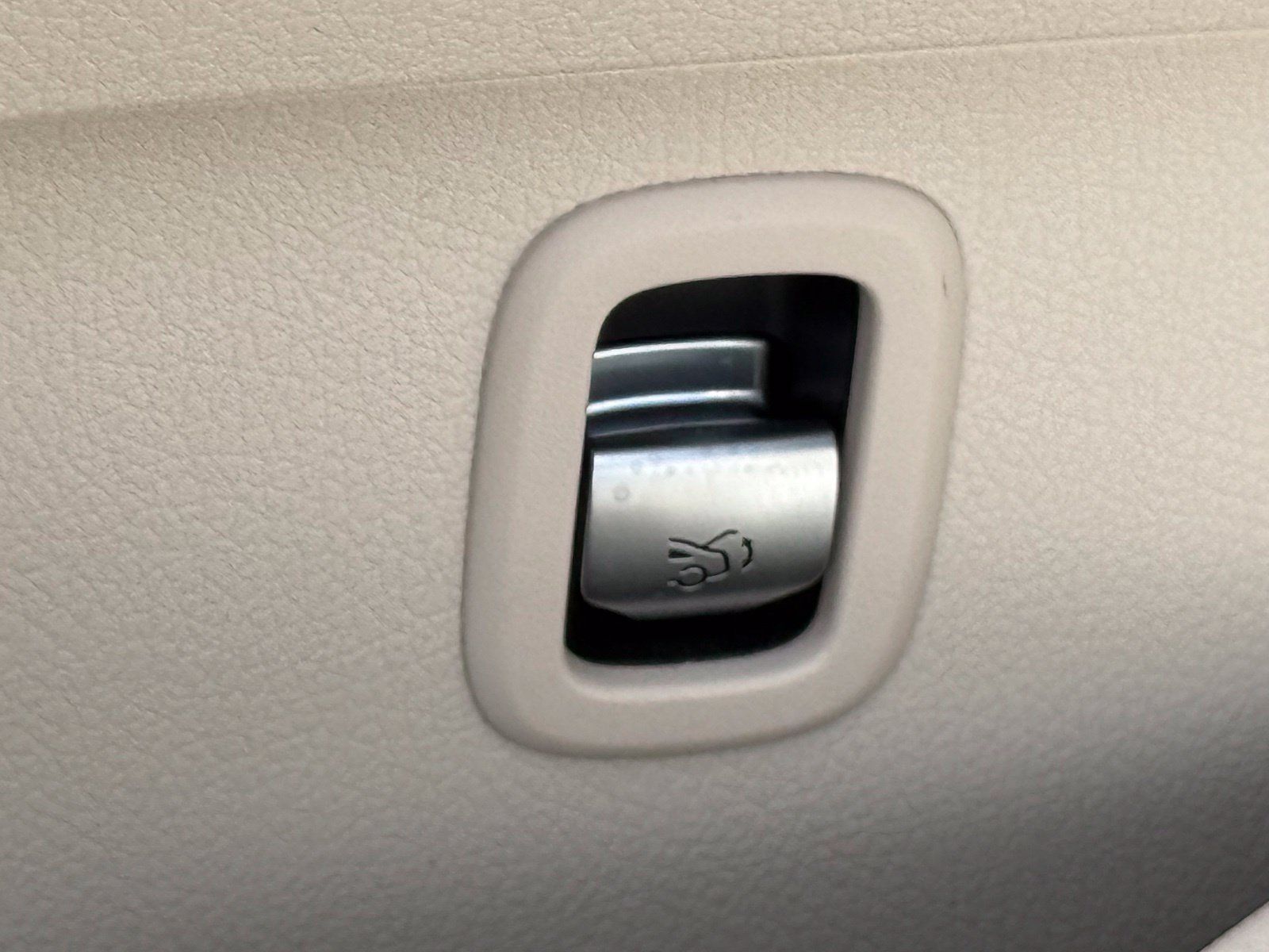 Used 2024 Mercedes-Benz C 300 Sedan image 25