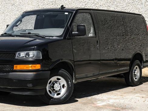 Used 2021 Chevrolet Express 2500 w/ Driver Convenience Package image 6