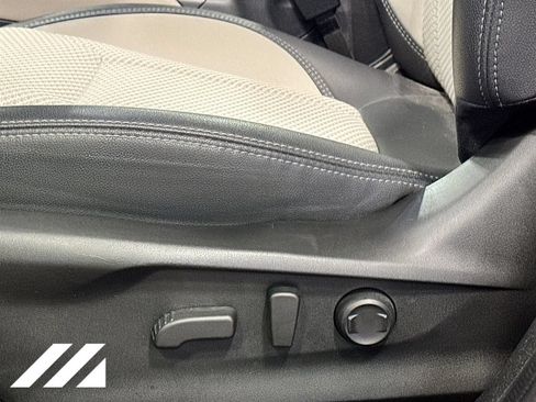 Used 2024 Subaru Forester Premium AWD/4WD image 21