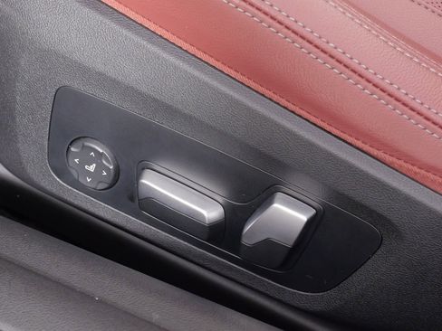 Used 2023 BMW 430i xDrive Convertible w/ M Sport Package image 37