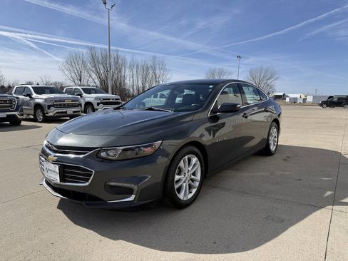 Used 2016 Chevrolet Malibu LT w/ Leather Package image 2