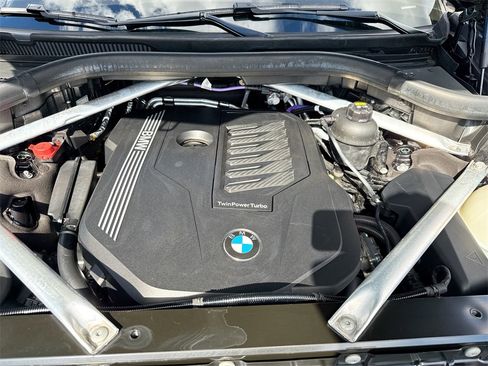 Used 2021 BMW X7 xDrive40i w/ Premium Package image 34