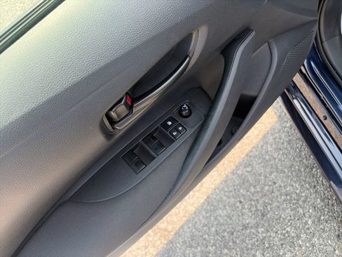 Used 2025 Toyota Corolla LE FWD image 12