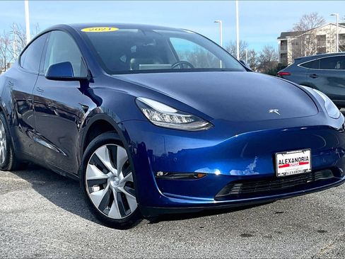 Used 2021 Tesla Model Y Long Range image 2