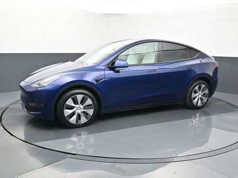 Used 2021 Tesla Model Y Long Range image 2