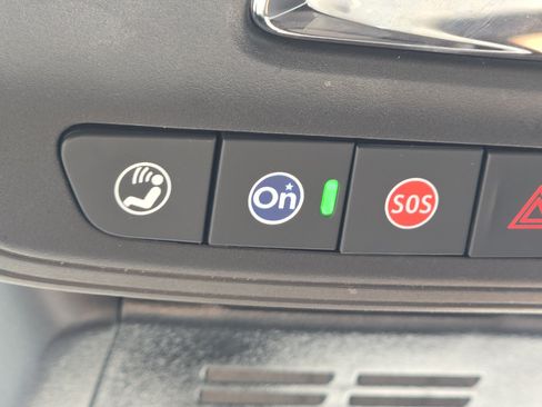 Used 2025 Chevrolet Equinox LT FWD image 14
