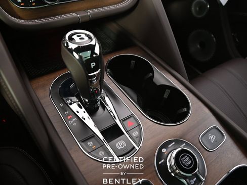 Used 2024 Bentley Bentayga Extended Wheelbase image 32