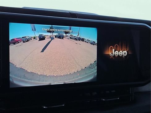 Used 2025 Jeep Wrangler Sport S image 13