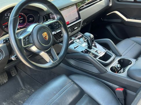 Certified 2020 Porsche Cayenne AWD/4WD image 4