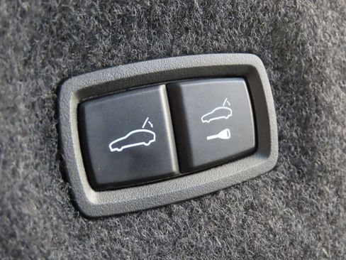 Certified 2021 Porsche Taycan Turbo S AWD/4WD image 46