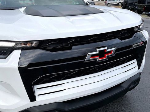 Used 2024 Chevrolet Colorado ZR2 w/ ZR2 Convenience Package III image 29