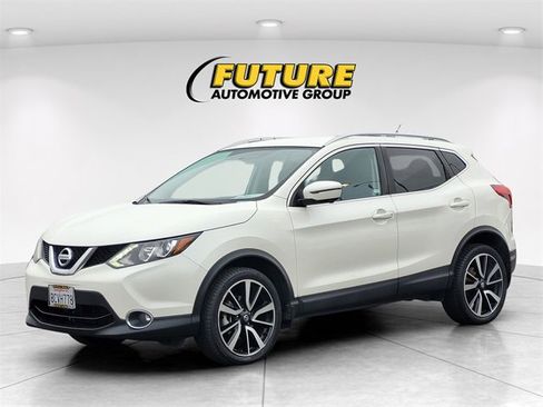 Used 2017 Nissan Rogue Sport SL image 5