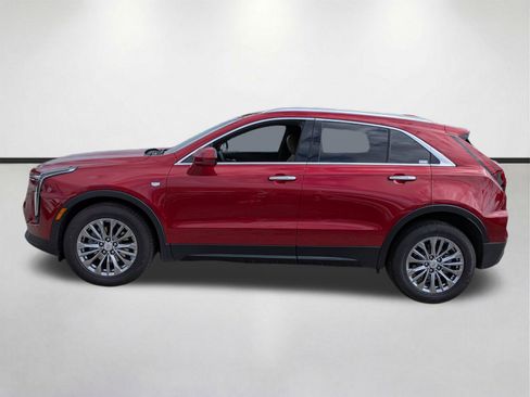 Used 2024 Cadillac XT4 Premium Luxury w/ Cold Weather Package FWD image 7