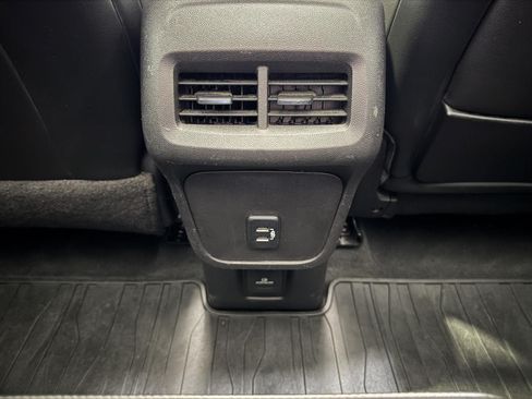 Used 2018 GMC Terrain SLT w/ Preferred Package AWD/4WD image 16
