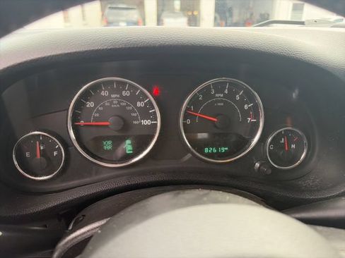 Used 2017 Jeep Wrangler Sahara w/ Connectivity Group AWD/4WD image 14