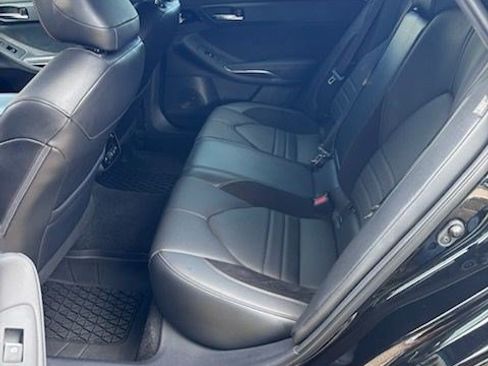 Used 2021 Toyota Avalon Touring FWD image 5