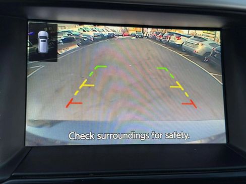 Used 2018 Nissan Pathfinder SV image 34