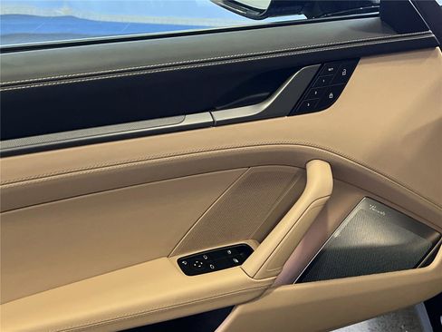 Certified 2024 Porsche 911 image 15