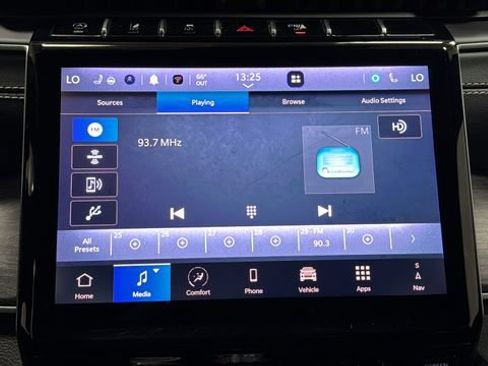 Used 2024 Jeep Grand Cherokee Limited w/ Luxury Tech Group II AWD/4WD image 28