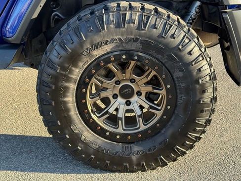 Used 2020 Jeep Wrangler Unlimited Sahara w/ Uconnect 4C Nav & Sound Group image 38