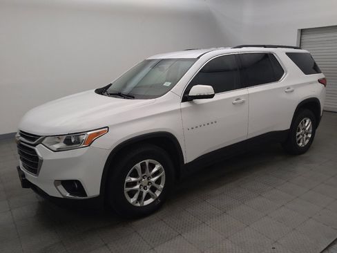 Used 2019 Chevrolet Traverse LT FWD image 2