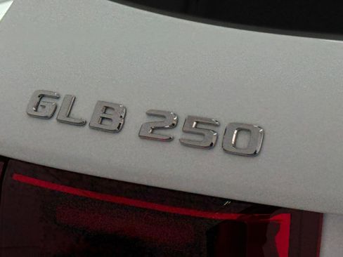 Used 2026 Mercedes-Benz GLB 250 image 20