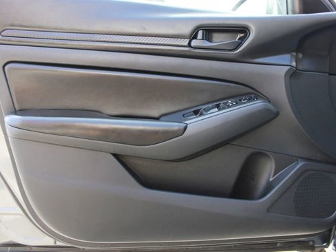 Used 2023 Nissan Altima 2.5 S image 4