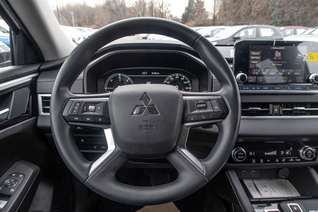 Used 2025 Mitsubishi Outlander ES AWD/4WD image 25