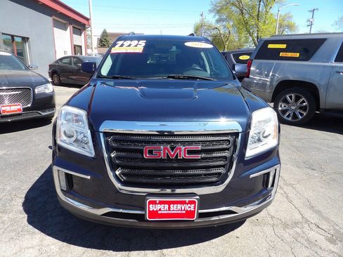 Used 2017 GMC Terrain SLE w/ Convenience Package FWD image 2