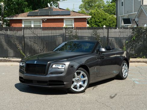 Used 2017 Rolls-Royce Dawn RWD image 25