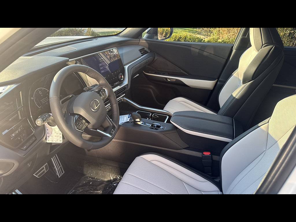 New 2026 Lexus TX 500h AWD w/ Technology Package image 11