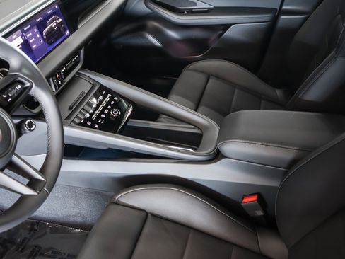 New 2026 Porsche Macan Electric image 15