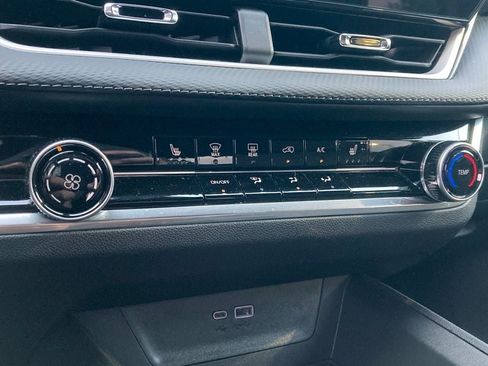 Used 2025 Chevrolet Equinox LT image 23