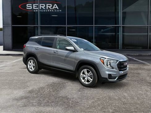 Used 2023 GMC Terrain SLE w/ Driver Convenience Package FWD image 7