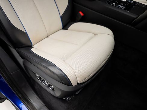 Used 2021 Rolls-Royce Cullinan Black Badge image 65