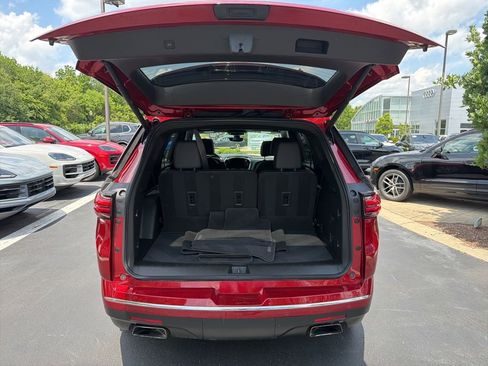 Used 2023 Chevrolet Traverse High Country AWD/4WD image 34