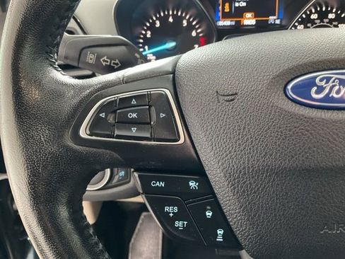 Used 2019 Ford Escape Titanium image 11