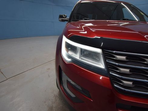 Used 2017 Ford Explorer XLT w/ Equipment Group 202A image 39