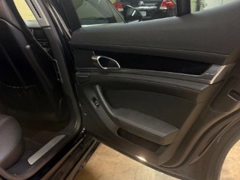 Used 2014 Porsche Panamera S RWD image 15
