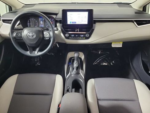 Used 2025 Toyota Corolla LE FWD image 16