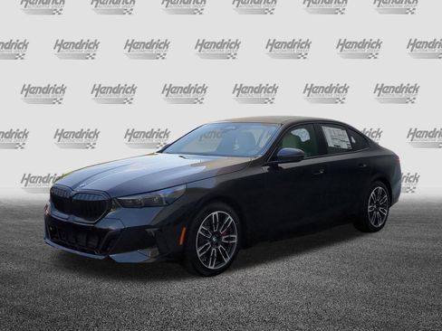 Used 2027 BMW 530i w/ M Sport Package RWD image 5