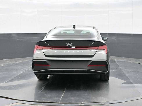 New 2025 Hyundai Elantra SEL image 6