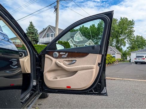 Used 2019 Mercedes-Benz C 300 4MATIC Sedan image 13