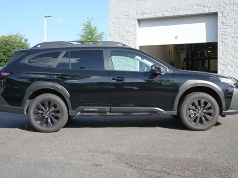 Certified 2025 Subaru Outback Onyx Edition AWD/4WD image 10