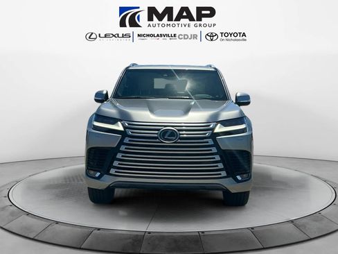 Used 2022 Lexus LX 600 4WD w/ Luxury Package image 8
