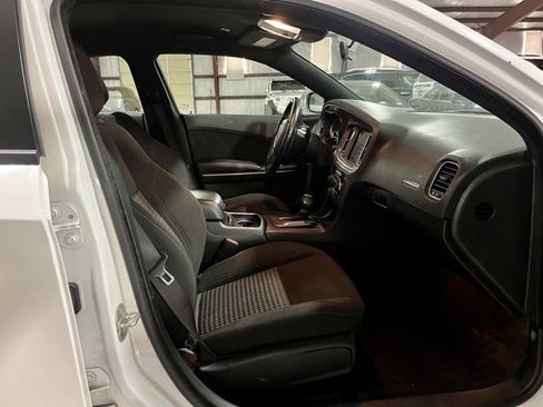 Used 2023 Dodge Charger SXT image 9
