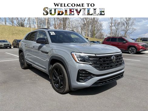 Used 2025 Volkswagen Atlas Cross Sport SEL R-Line AWD/4WD image 1