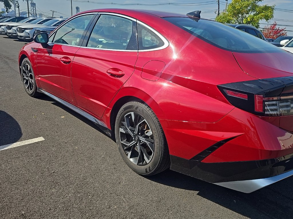 Used 2025 Hyundai Sonata SEL FWD image 4
