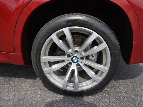 Used 2015 BMW X6 xDrive50i w/ Executive Package AWD/4WD image 32
